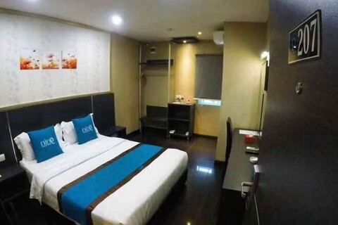 Nine Days Hotel