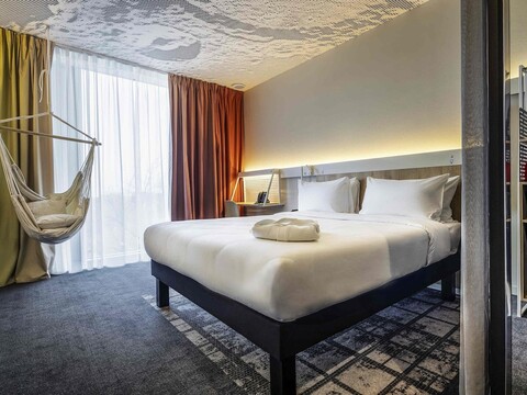 이비스 알마티 졔티스