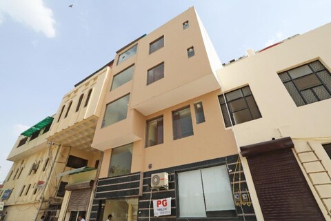 Hotel O by OYO Royal Stay