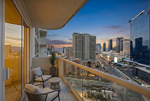 디럭스 발코니 스트립 뷰 MGM 시그니처