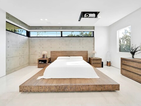 럭셔리 풀 홈, 다운타운 브릭켈