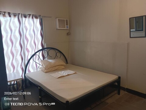 Little John's Town Inn 