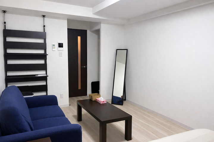room detail thumbnail 2