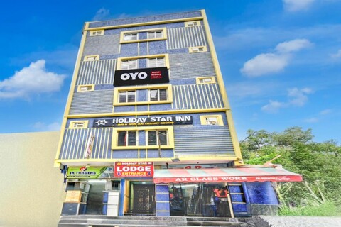 Hotel O HOLIDAY STAR IN Nampally Railway Station
