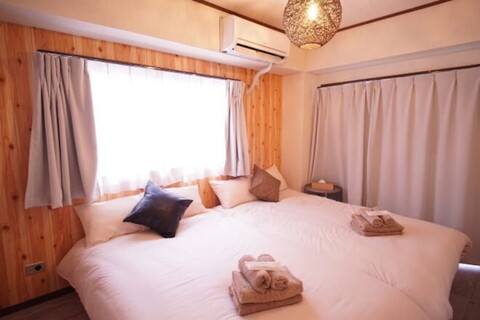 Kitashinjuku Wood Wall Stay