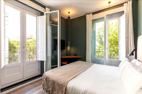 콜렉티아 스테이즈 아토차