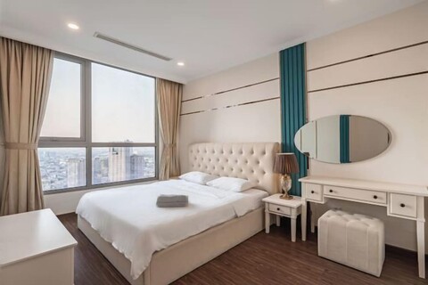 Landmark Plus Center Suite