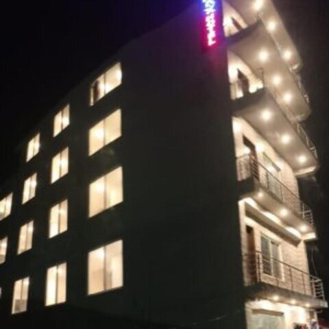 Max Hotel