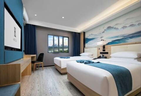 H Hotel (Wuhan Hanzheng Street Chongren Road Metro Station Jiangtan Branch)