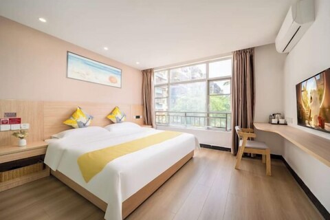 Shell Hotel (Haikou hospital Hainan University store)