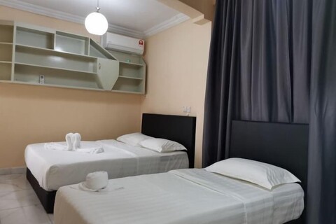 JIUHAO Homestay 15pax Stay Near Airport & City by Greenage