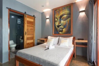 Casa De Loren Family Room