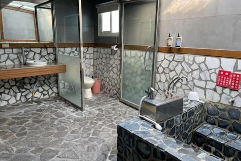 Kylin Peak Hotspring Resort