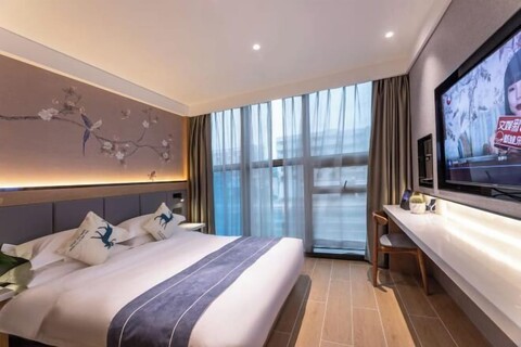 Four Seasons Fenglin Smart Hotel Shanghai (Shanghai Fudan University Subway Station)