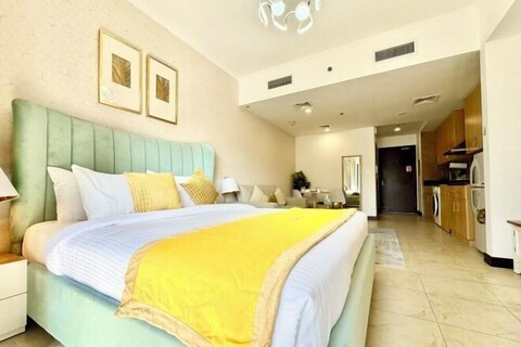 Cosmos Living Spacious with Balcony GCV1