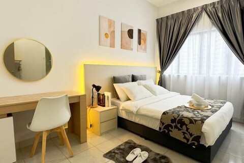 Nilai Vision City 4+1 PAX Akasia Suite
