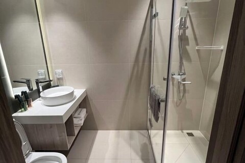 May Seven Hotel and Suites