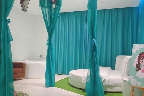 Love Me Couples' Theme Hotel