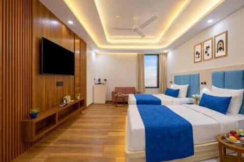 Hotel Urban Crown Near Delhi Airport