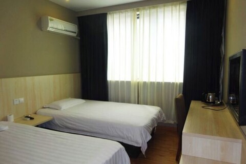 Yuejia Hotel (Shanghai Minhang Jiaoda)