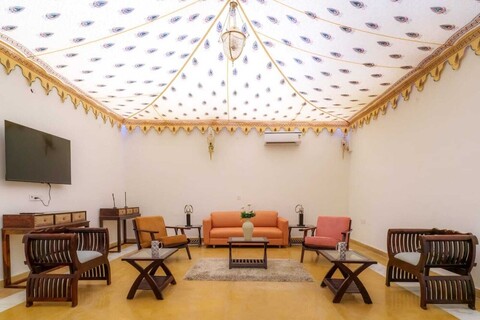 아우레바 라지 바그 리트리트