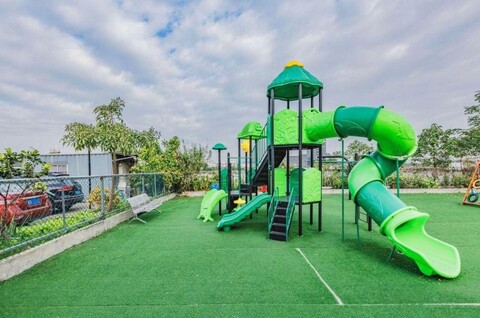 Shanghai Hongqiao International Exhibition Center  99 Xinbiao Selected Hotel