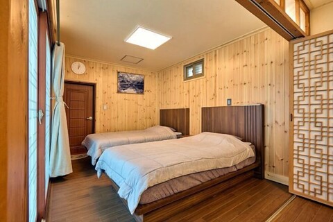 Traditional House Hotel Andong Villa