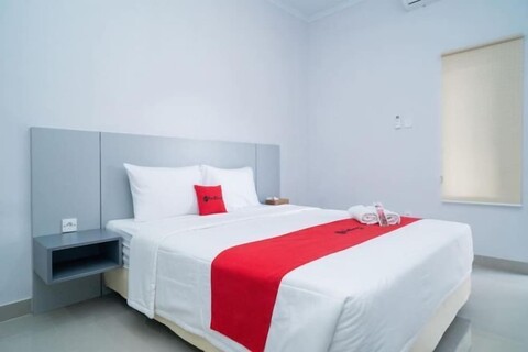 RedDoorz @ Jalan Gunung Talang Mahendradatta