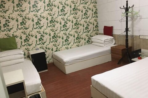 Shanghai Xinyao Hotel (Minhang Jiangchuan Road Subway Station Branch)