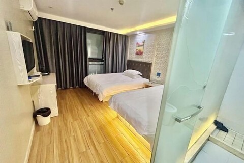 Yijia Hotel (Shanghai Jinshan New Town Wanda Plaza)