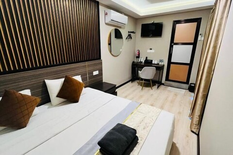 Tc Theme Park Guest House