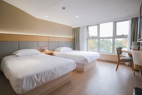 Xinrenren Hotel (Shanghai Daning International Zhabei Park Branch)