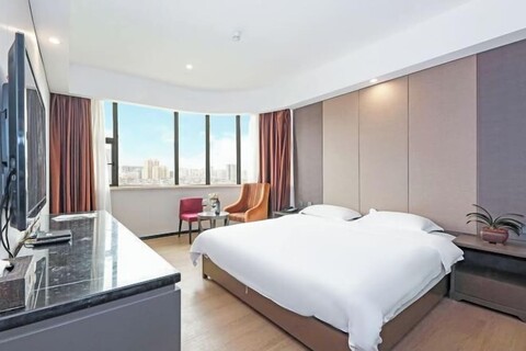 Yiguo Fengqing Holiday Hotel (Beihai Beibu Gulf Plaza Park Road Branch)