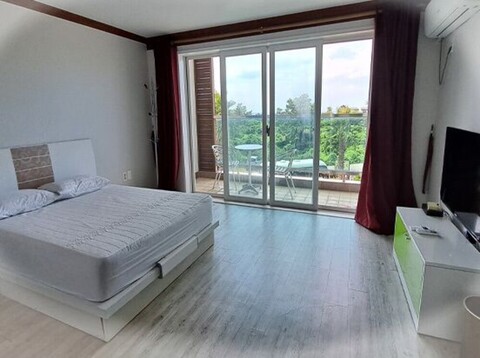 Jeju Ghost Town Pension