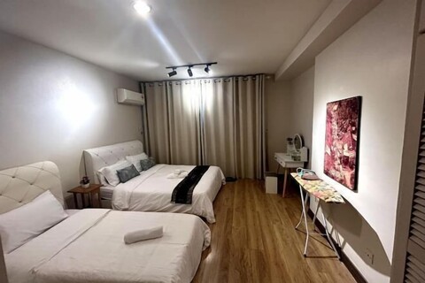 Nice Waterfront 2Br River View Walk to City