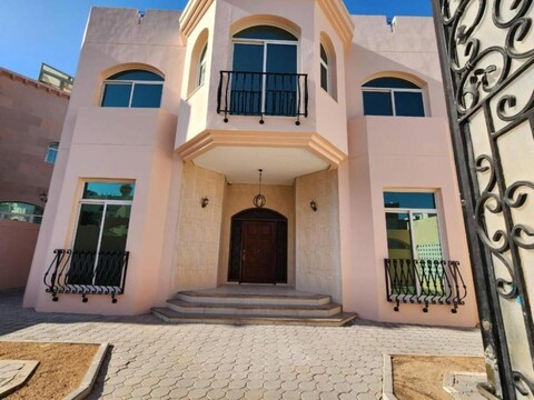 International-Abu Dhabi Hostel Villa