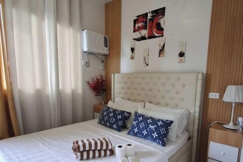 Jml's Podroyale Near Mactan