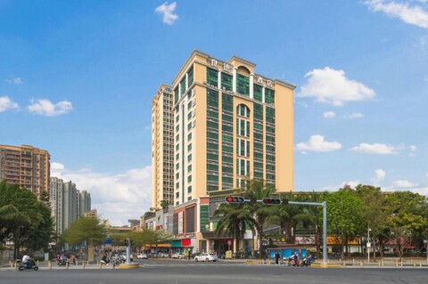 Liangde Hotel (Shenzhen Shajing Houting Subway Station)