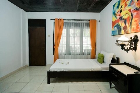 Urbanview Hotel Ananda Beach Sanur
