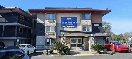 새크라멘토 인 & 스위트, 캘 엑스포 I-80