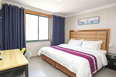 Zhilan Light Luxury Hotel