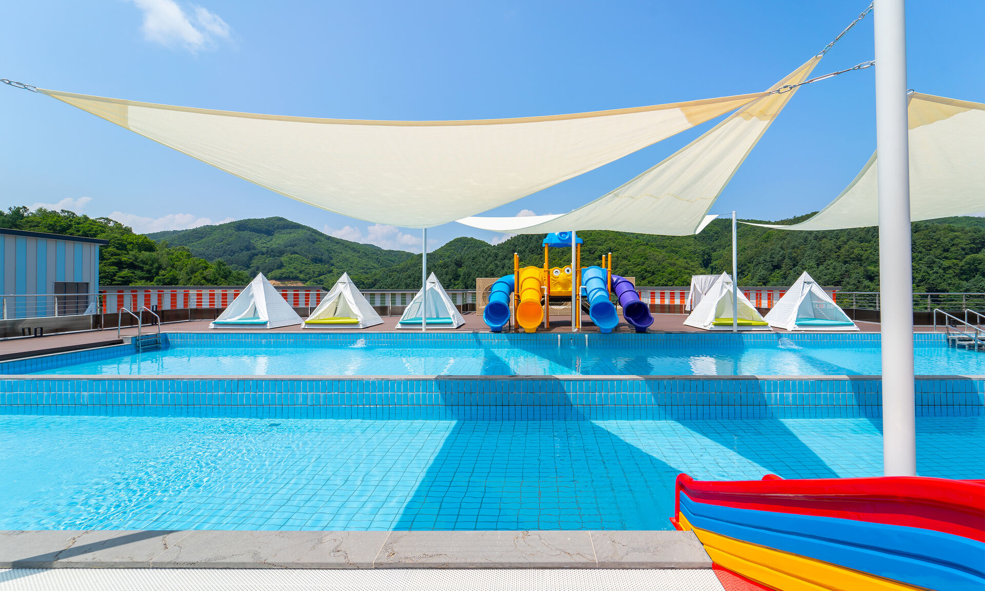 킹덤 키즈 풀빌라 리조트 수영장