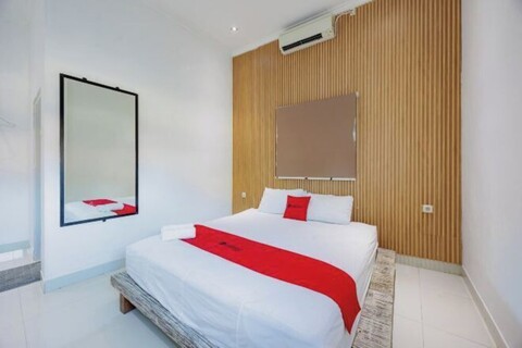 RedDoorz near Ubud Village