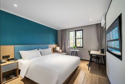 Homeinn Ripple Yun Hotel (Shanghai Songjiang Chedun Film and Television Park)