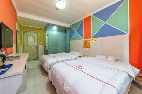 Seven Orange Hotel (Shenzhen Yannan Metro Station Huaqiang North Branch)