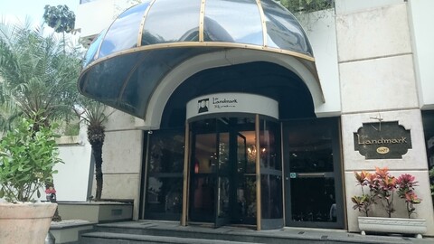 더 랜드마크 레지던스 - 오피시아우