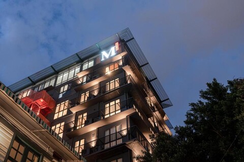 M 빌리지 호텔 하이 바 쯩