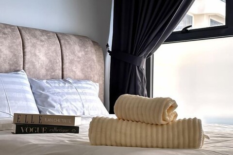 Danga Bay Seaview Escape 3BR