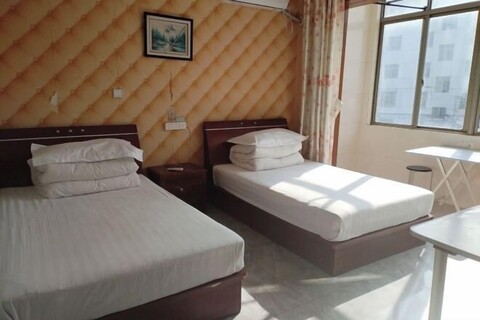 Shanghai Xiangyi Hotel