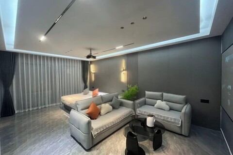 Jihe Light Luxury Art Hotel（Wuyi Square Station）